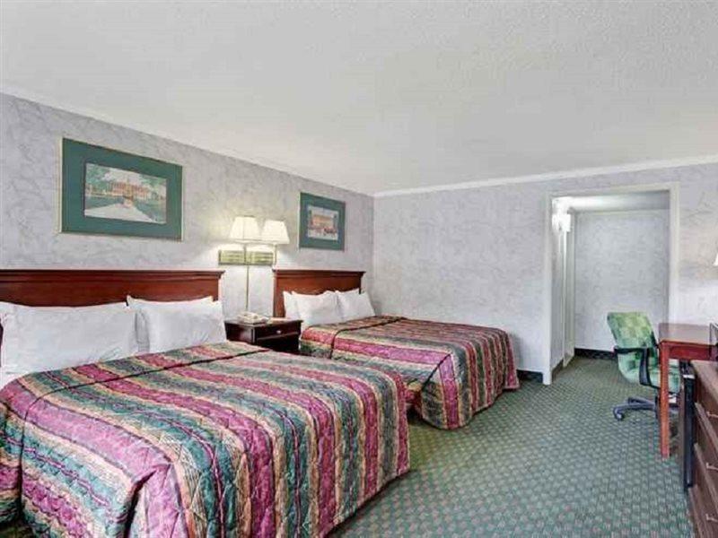 Days Inn Williamsburg Colonial Area エクステリア 写真