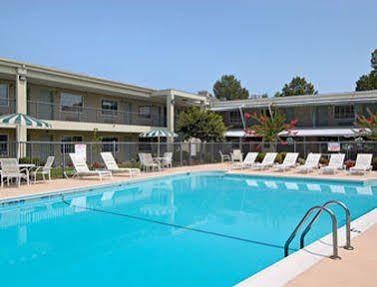 Days Inn Williamsburg Colonial Area エクステリア 写真