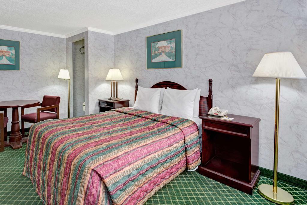 Days Inn Williamsburg Colonial Area エクステリア 写真