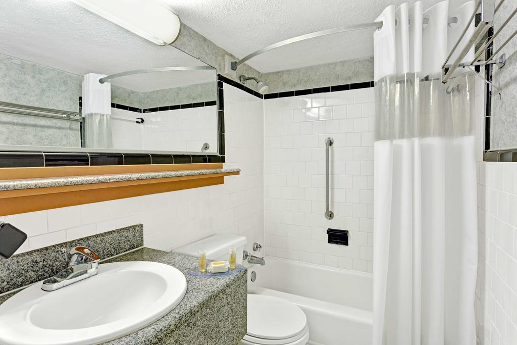 Days Inn Williamsburg Colonial Area エクステリア 写真