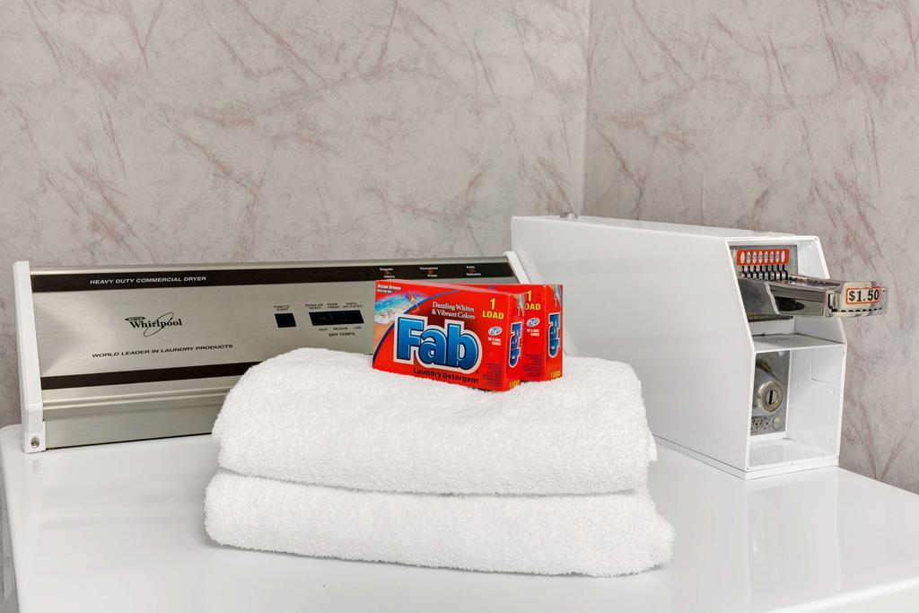 Days Inn Williamsburg Colonial Area エクステリア 写真