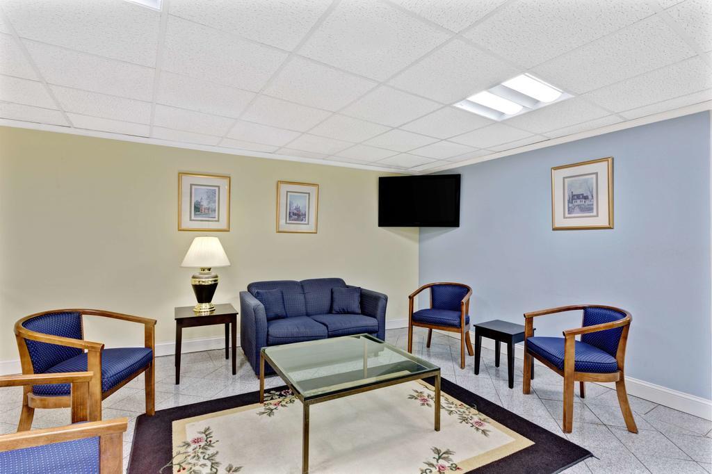 Days Inn Williamsburg Colonial Area エクステリア 写真